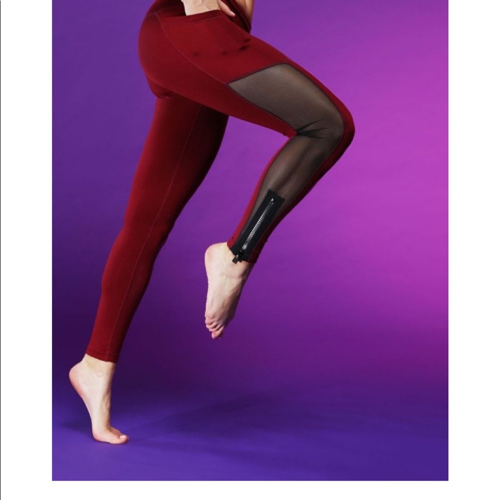 Adventure Zip Legging - Cabernet